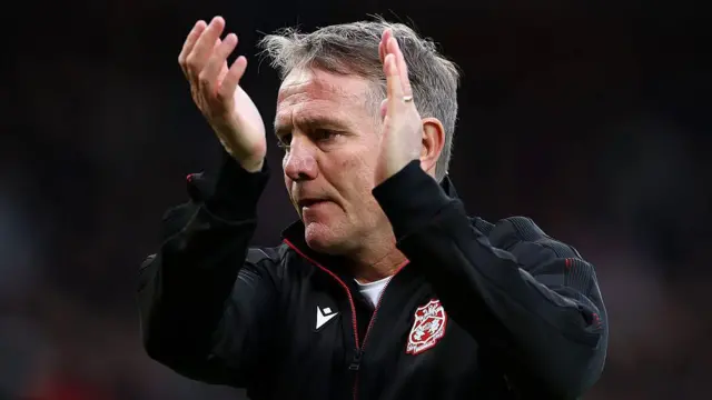 Wrexham boss Phil Parkinson applauds