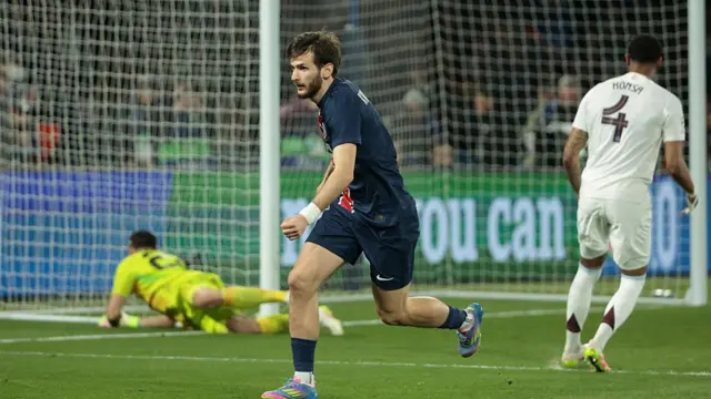 Khvicha Kvaratskhelia of PSG celebrates his goal