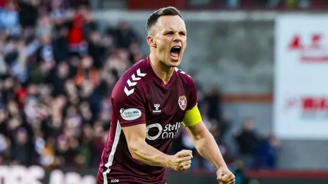 Hearts captain Lawrence Shankland celebrates his goal against Dundee