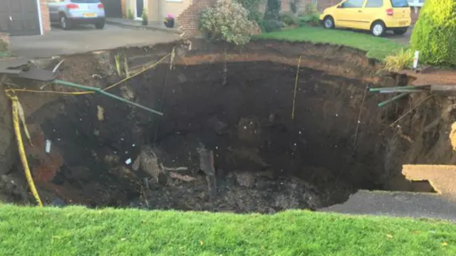 Hole in Fortmell Close, St Albans