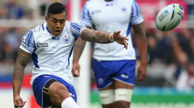 Ken Pisi scores a penalty
