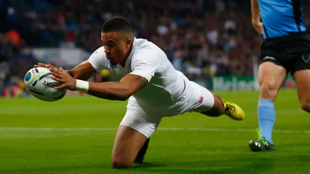 Anthony Watson scores a try