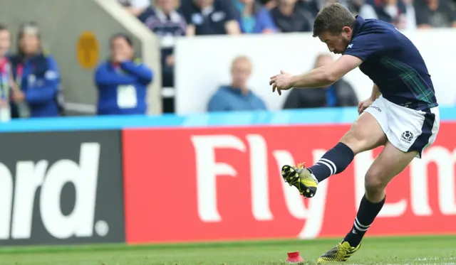 Greig Laidlaw converts a penalty