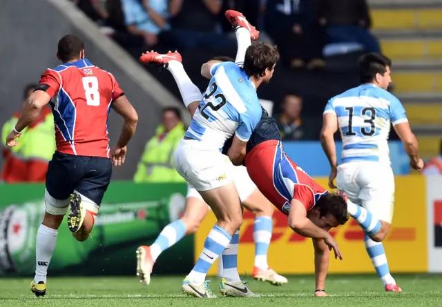 Marcelo Bosch dump tackles a Namibian player