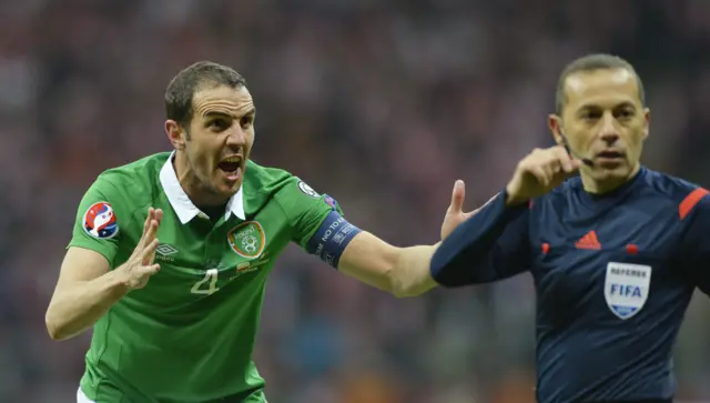 John O'Shea complains about his sending off