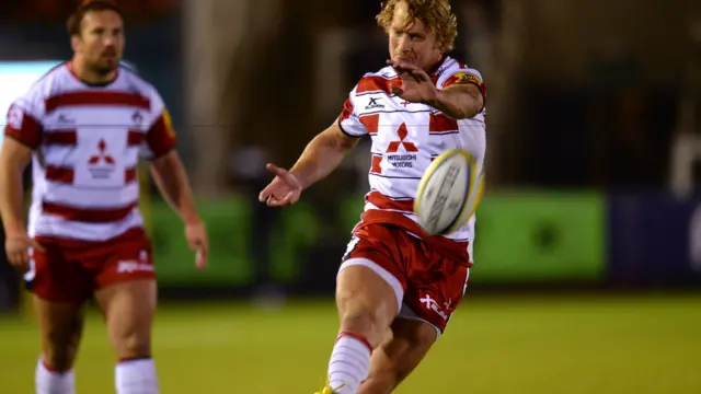 Billy Twelvetrees kicks a penalty