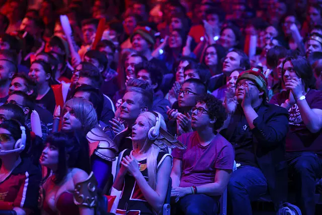 Wembley crowd watch esports