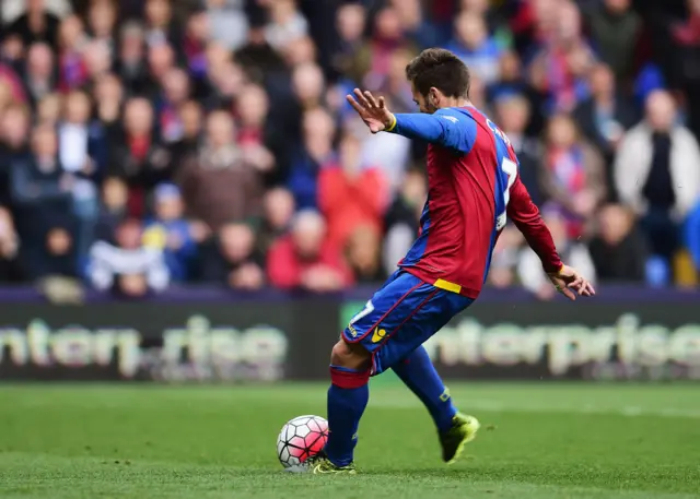 Yohan Cabaye takes a penalty