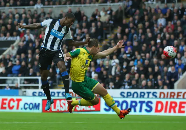 Georginio Wijnaldum scores Newcastle's second