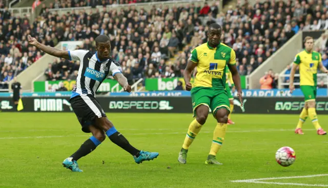 Georginio Wijnaldum opens the scoring for Newcastle