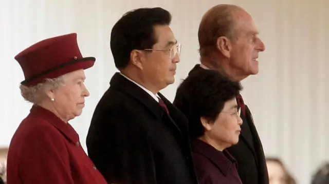 The Queen, Duke of Edinburgh and former Chinese President Hu Jintao in 2005