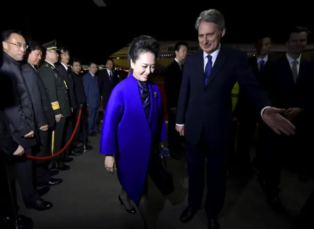 Peng Liyuan with Philip Hammond