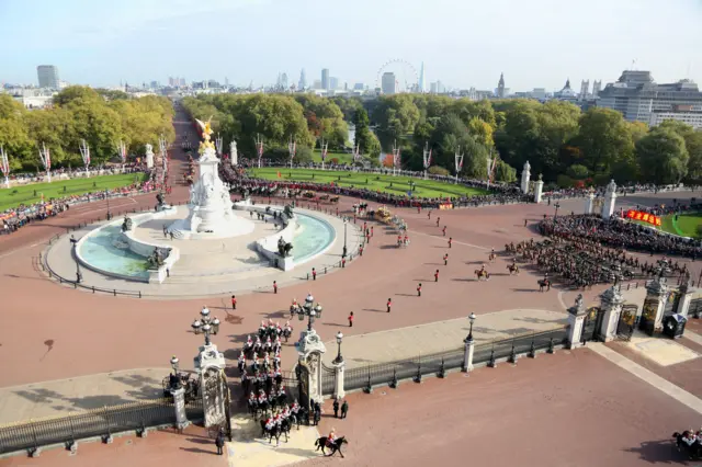 Crowds outside Buckingham Palace