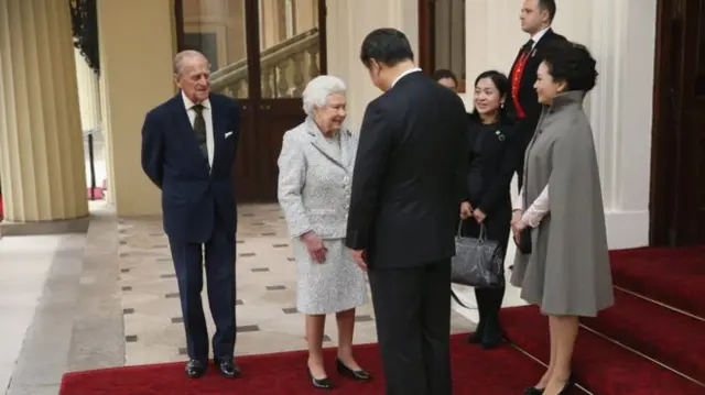 China's President Xi Jinping has bid a formal farewell to the Queen