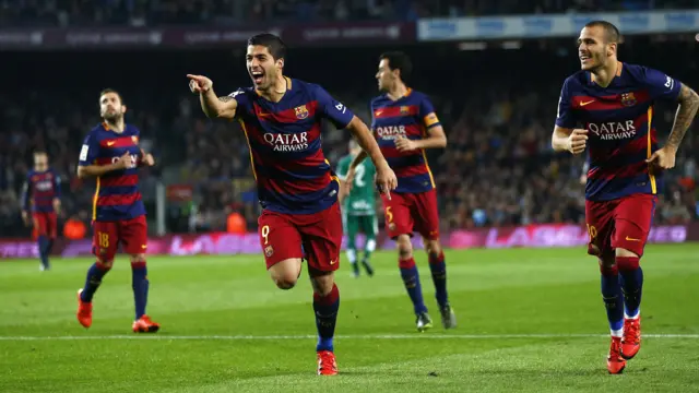 Luis Suarez celebrates