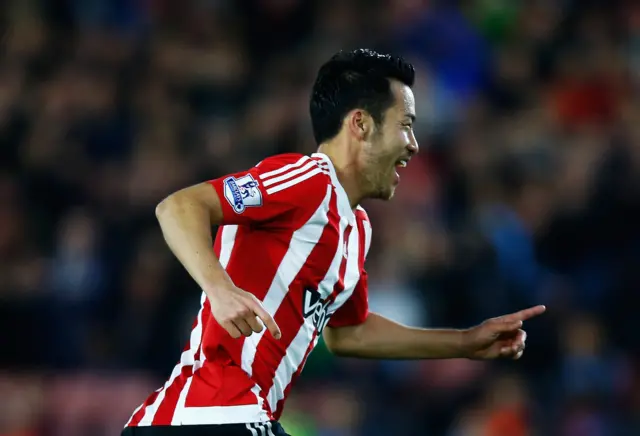 Maya Yoshida celebrates