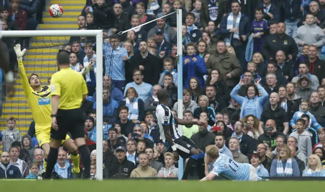 Kevin De Bruyne scores