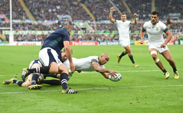 South Africa's JP Pietersen scores a try