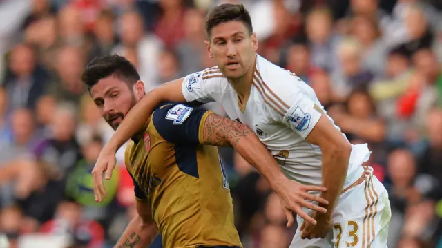 Federico Fernandez and Olivier Giroud