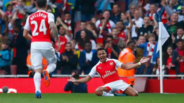 Alexis Sanchez celebrates