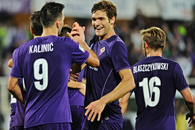 Verdu celebrates scoring Fiorentina's third