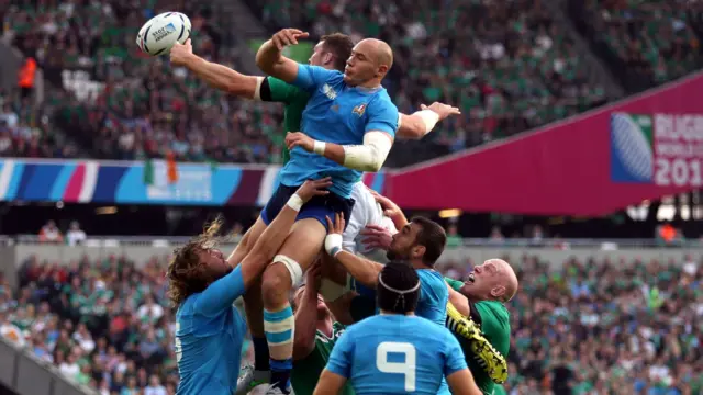 Ireland steal an Italian line-out