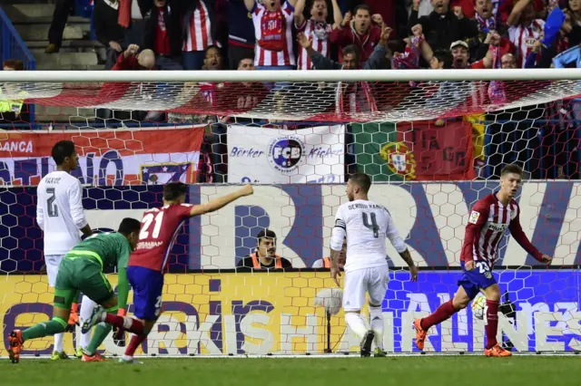 Luciano Vietto scores for Atletico Madrid