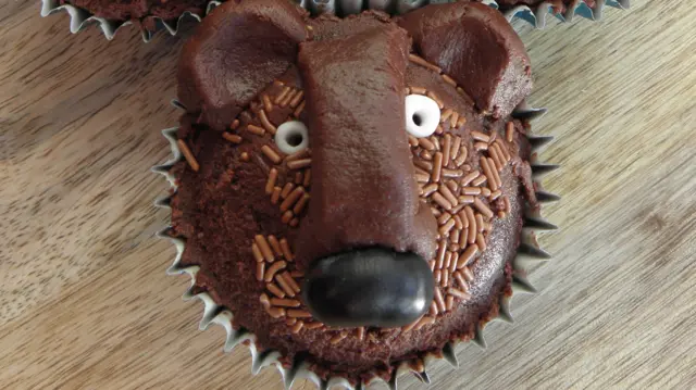 Howard's bear buns!
