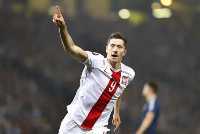 Robert Lewandowski celebrates