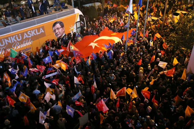 Istanbul AKP crowd