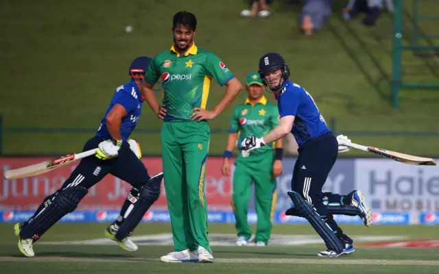 James Taylor and Eoin Morgan run between the wickets