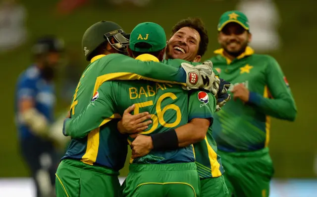 Pakistan celebrate taking the wicket of Moeen Ali