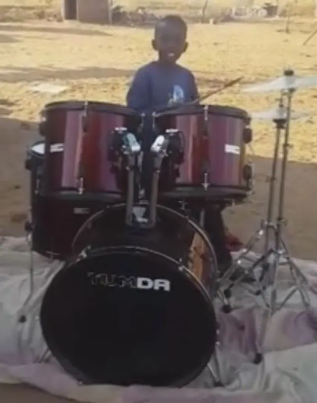 Sihle drumming