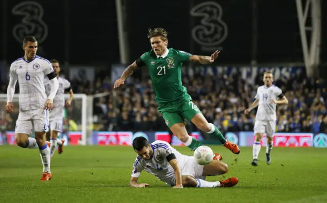 Jeff Hendrick is tackled