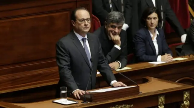 French President Francois Hollande (C) delivers a speech at a special congress of the joint upper and lower houses of parliament (National Assembly and Senate) at the Palace of Versailles, near Paris, France, 16 November 2015.