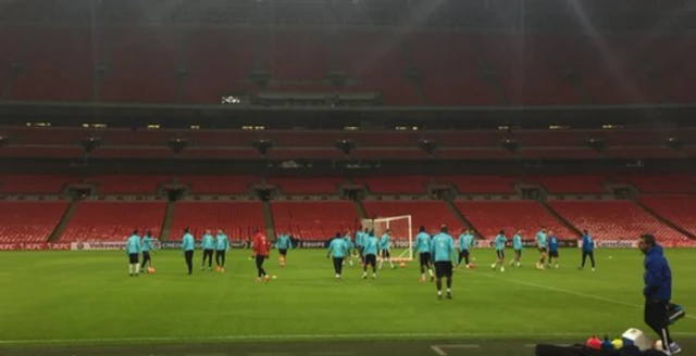 France train on Wembley