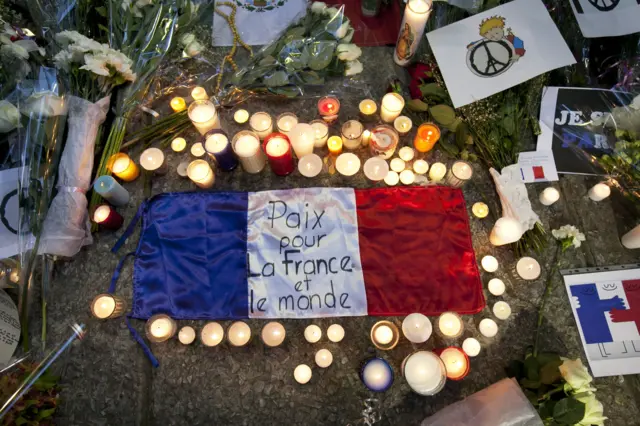 Flowers and candles outside the French embassy in Mexico City. 16 Nov 2015