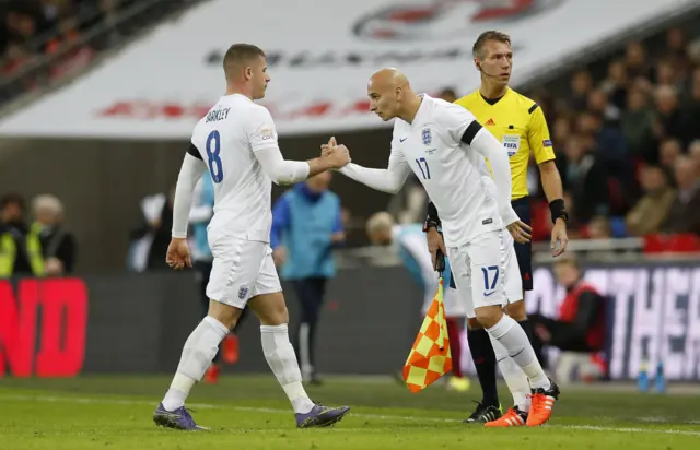 Jonjo Shelvy replaces Ross Barkley