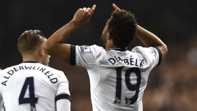 Mousa Dembele celebrates