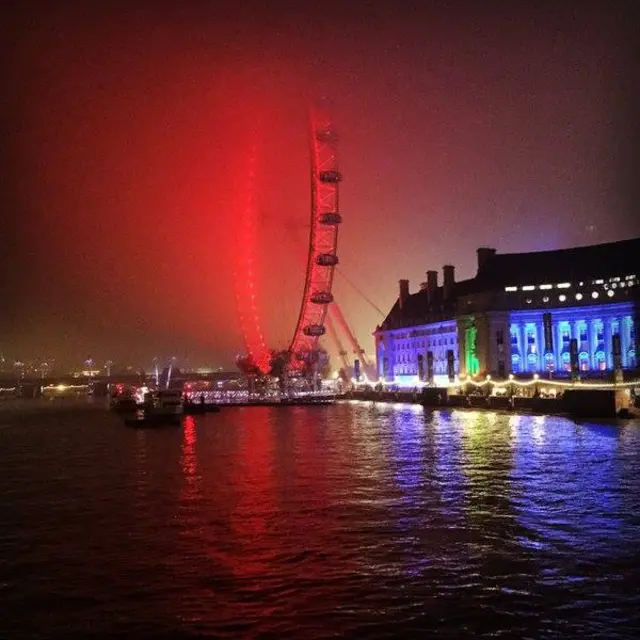 London Eye in fog