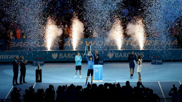 Djokovic lifts the trophy