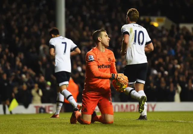 Adrian looks dejected after Tottenham's fourth goal