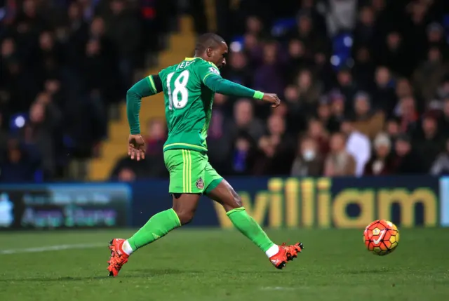 Jermaine Defoe scores for Sunderland