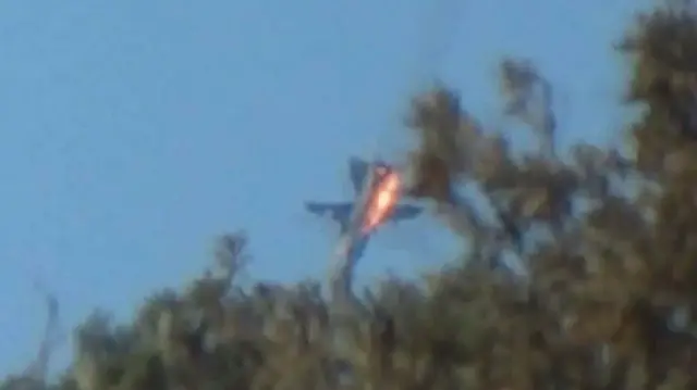 Plane that appears to be crashing