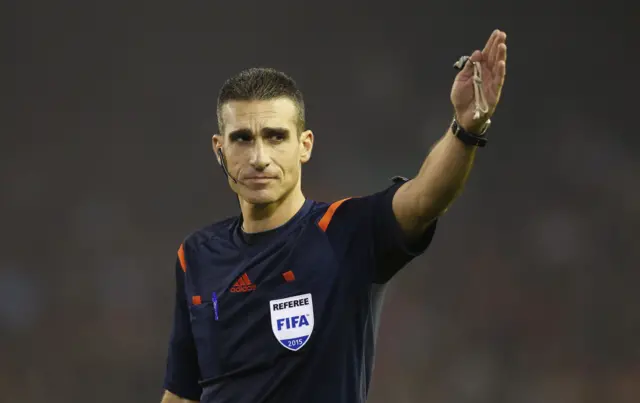 Referee Alon Yefet