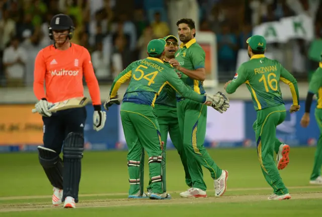 Pakistan celebrate taking Jason Roy's wicket