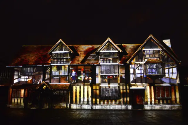 Shakespeare light show