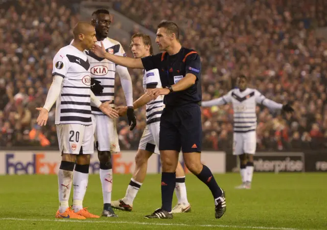 Bordeaux claim for a handball