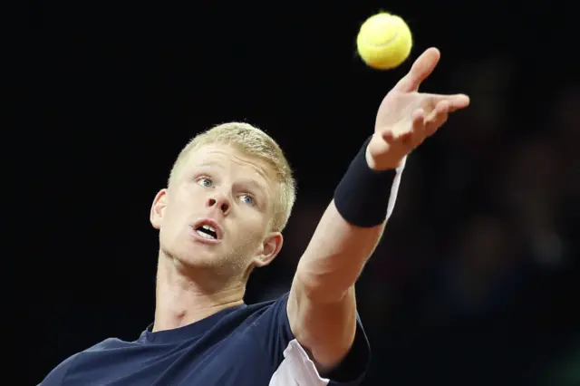 Kyle Edmund prepares to serve