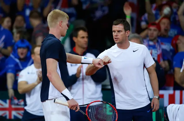 Leon Smith congratulates Kyle Edmund